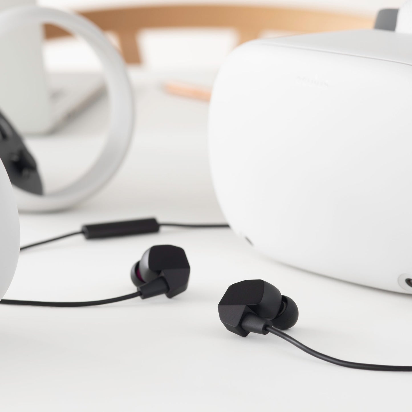 Final VR3000 - Virtual Reality In Ear Isolating Gaming Earphones